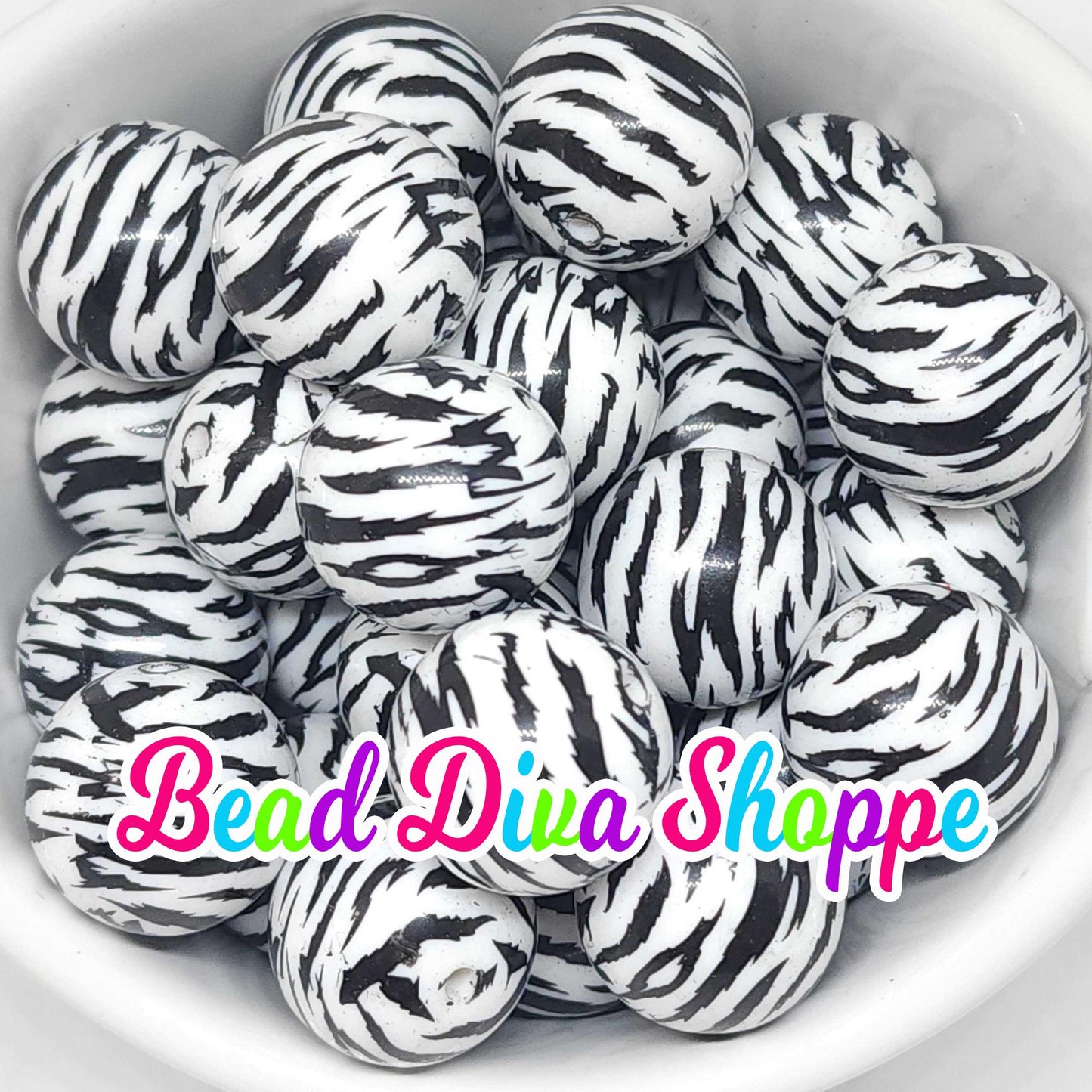 20mm - WHITE / BLACK TIGER Stripes Print Beads - Bubblegum - Round Acrylic Beads for Diy and Jewelry Making Supplies